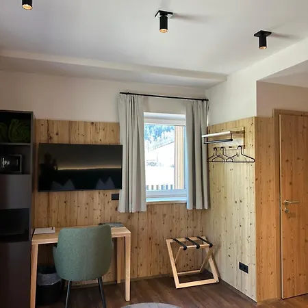 ホテル Erlebnis Wasserhammer Randegg