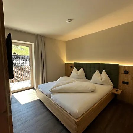 ホテル Erlebnis Wasserhammer Randegg